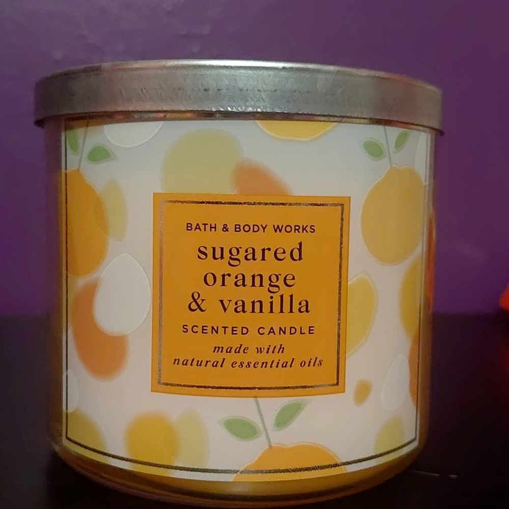 Bath & Body Works Sugared Orange & Vanilla Candle - Yellow and Cream